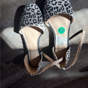 Diba Black and White Leopard Flats